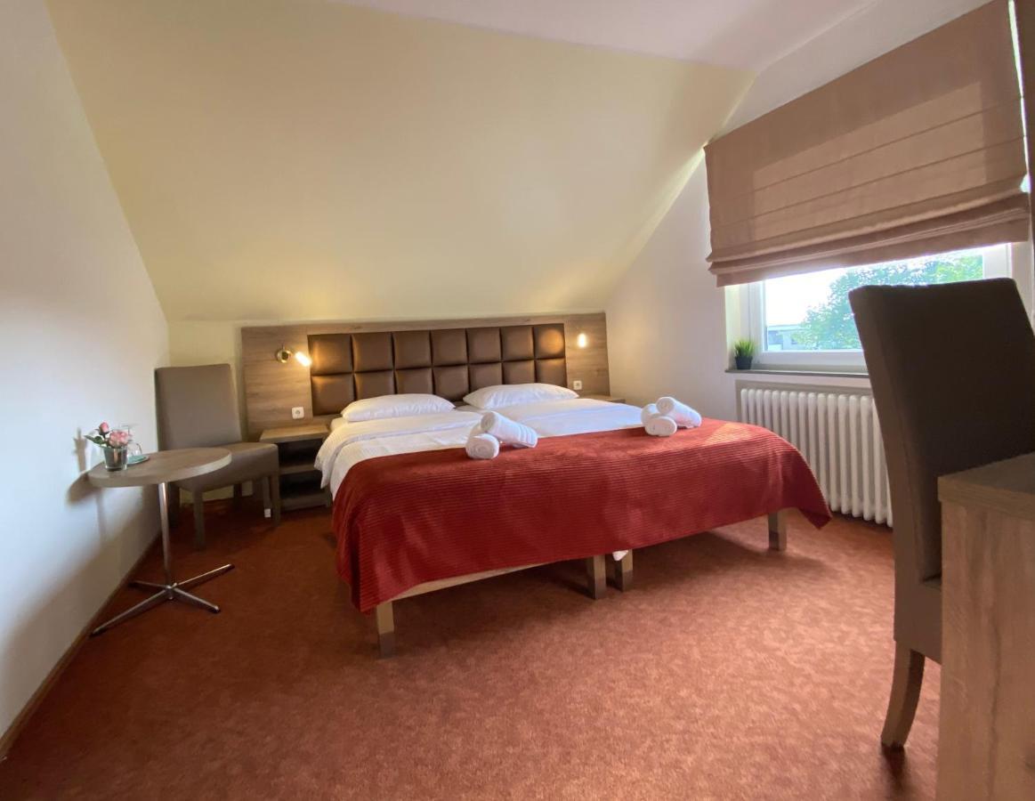Strand Hotel Nordsee, Hotel Deichlaeufer Tossens Bagian luar foto