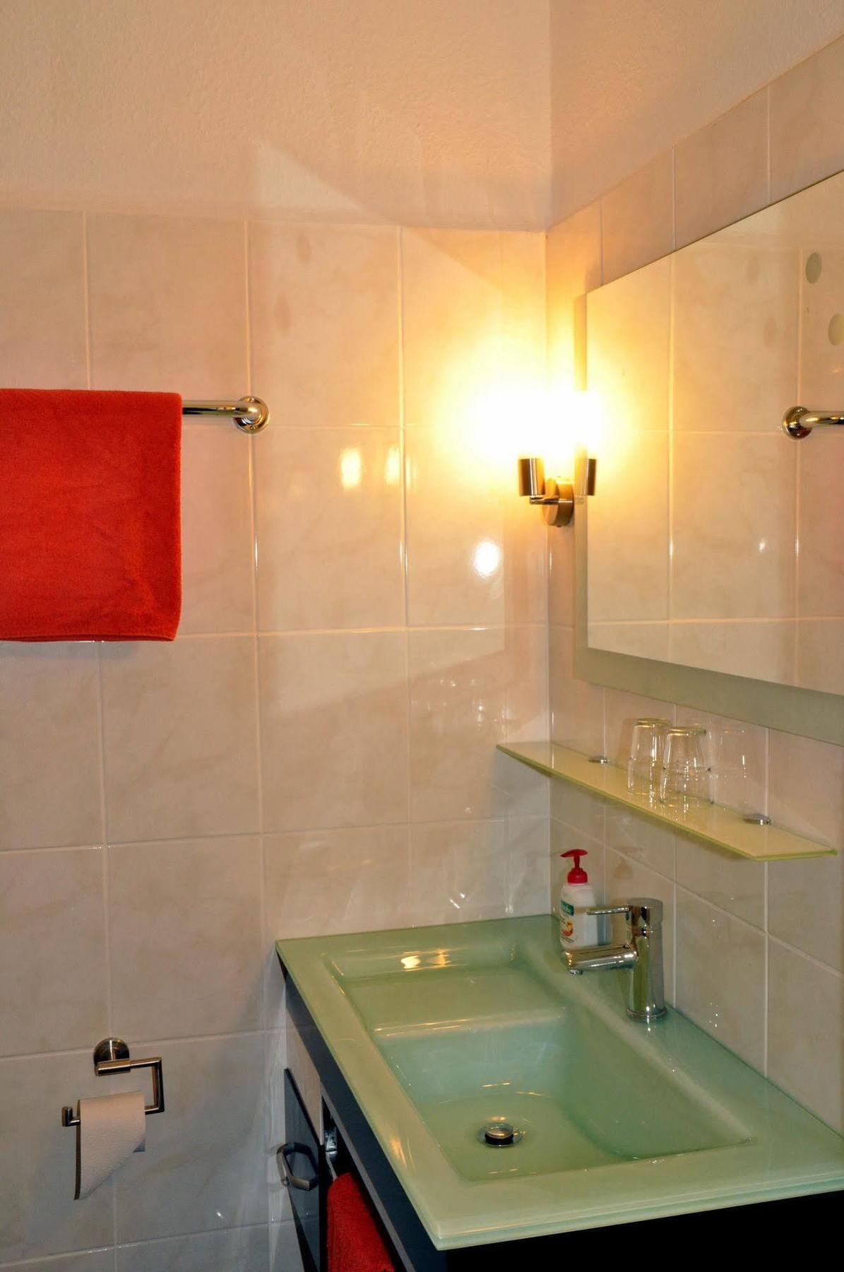 Strand Hotel Nordsee, Hotel Deichlaeufer Tossens Bagian luar foto
