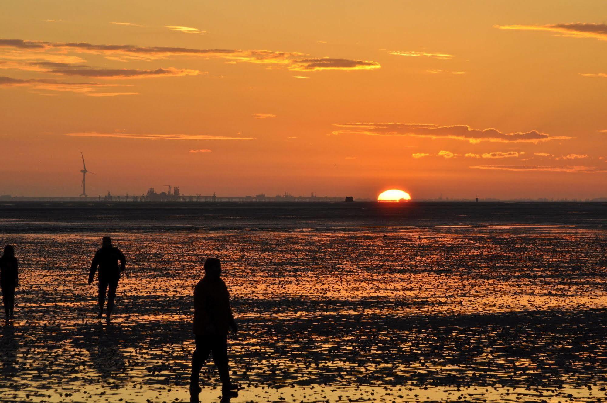 Strand Hotel Nordsee, Hotel Deichlaeufer Tossens Bagian luar foto